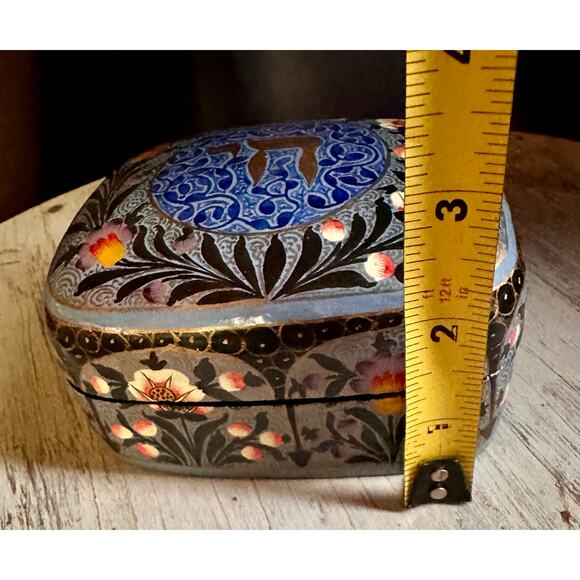 Kashmiri Paper Mache Box, Vintage Kashmiri box, Hebrew Box, Chai Box - Picture 6 of 9